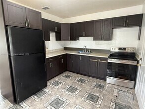 1511 NW 45th St in Miami, FL - Building Photo - Building Photo