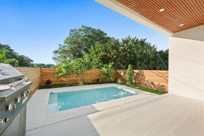 1337 NE 13th Ave in Fort Lauderdale, FL - Building Photo - Building Photo