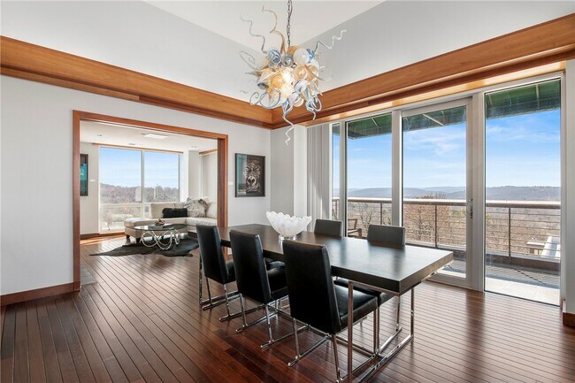 5 W Mountain St in Fayetteville, AR - Building Photo - Building Photo