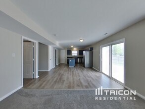 8599 Captain Dr in Avon, IN - Building Photo - Building Photo