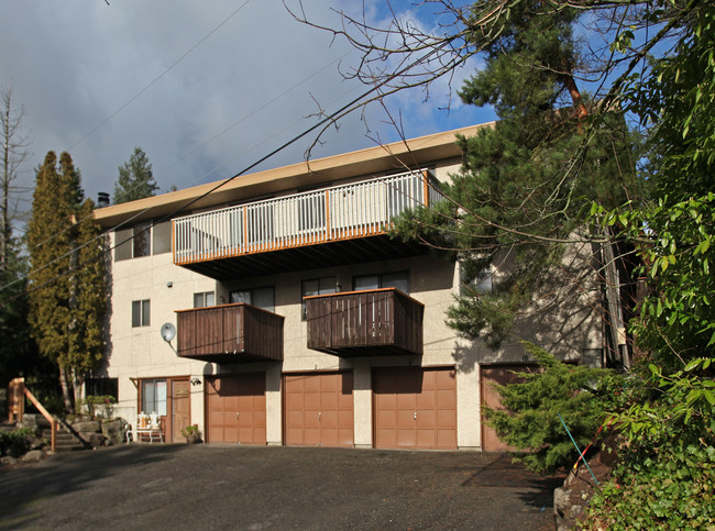 Towne Apartments in Redmond, WA - Building Photo - Building Photo