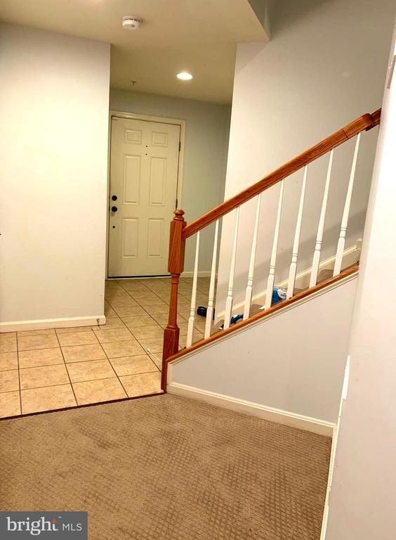 4909 Yarmouth Ct in Ellicott City, MD - Foto de edificio - Building Photo