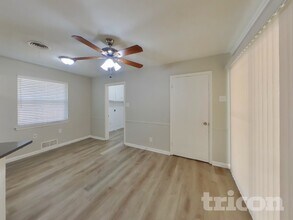 3240 Springwood Ln in Dallas, TX - Building Photo - Building Photo