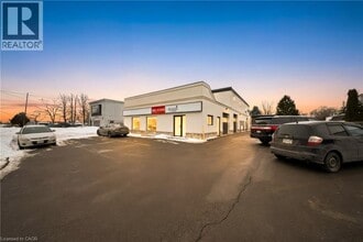 2483 Industrial St in Burlington, ON - Building Photo - Building Photo
