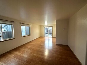 137 99th St Ct E in Tacoma, WA - Building Photo - Building Photo