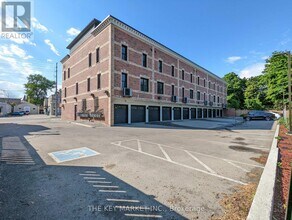 760-760 Lakeshore Rd E in Mississauga, ON - Building Photo - Building Photo