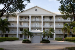 6169 Balboa Cir in Boca Raton, FL - Building Photo