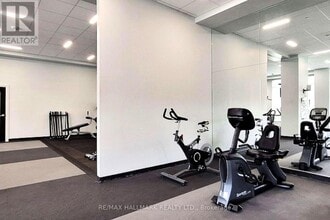 555 William Graham Dr in Aurora, ON - Building Photo - Building Photo
