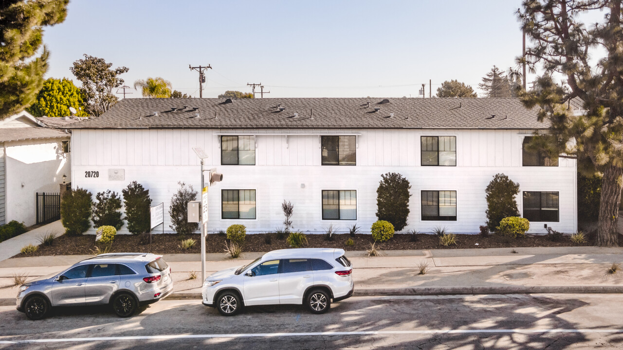 Vista de Anza in Torrance, CA - Foto de edificio