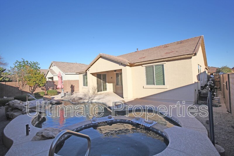 18233 W Vogel Ave in Waddell, AZ - Building Photo