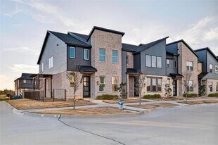 8901 Lowell St in Rowlett, TX - Building Photo