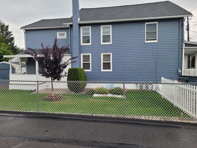 21 Cook St in Plains, PA - Building Photo - Building Photo