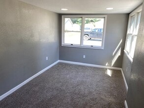 1309 N Howard St in Robinson, IL - Building Photo - Building Photo