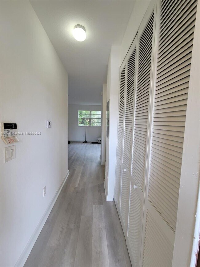 9237 SW 227th St in Cutler Bay, FL - Building Photo - Building Photo