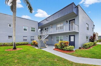 122 Burgundy B in Delray Beach, FL - Building Photo - Building Photo
