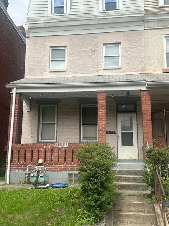 3423 Ward St in Pittsburgh, PA - Building Photo