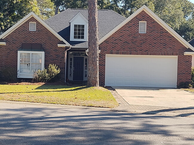 property at 1461 Oakmont Pl