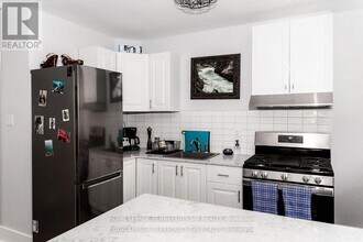 102 Merrill Ave E in Toronto, ON - Building Photo - Building Photo