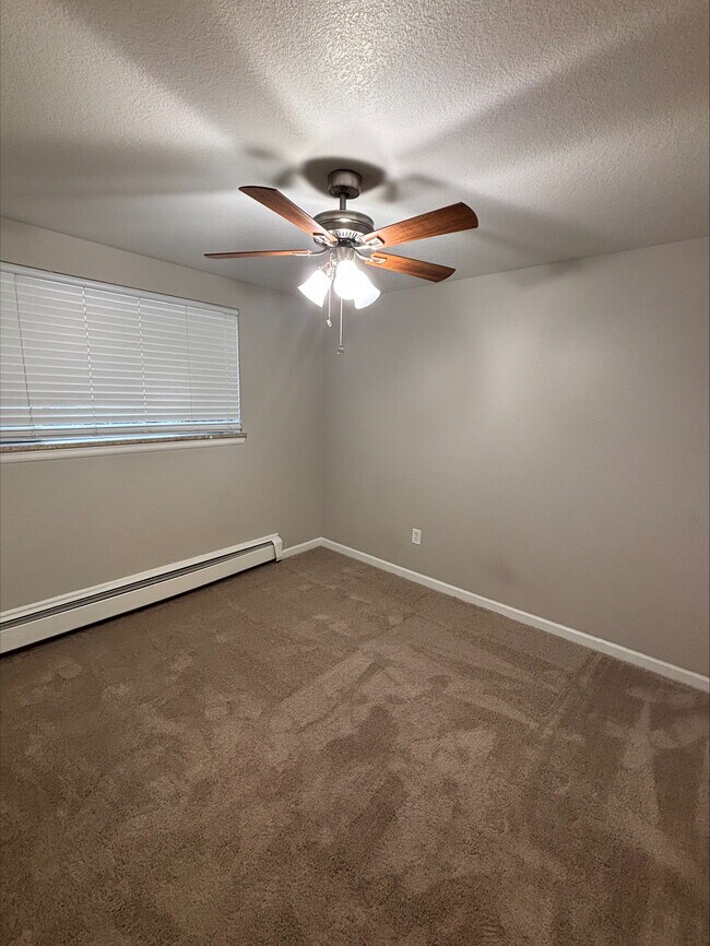 Elms Apartments in Lakewood, CO - Building Photo - Building Photo
