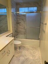 1427 Saltair S Ave, Unit 301 in Los Angeles, CA - Building Photo - Building Photo