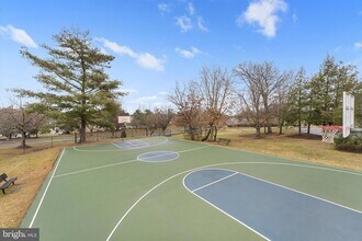 9228 Acer Ln in Manassas, VA - Foto de edificio - Building Photo