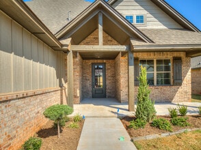 14517 Chambord Dr in Yukon, OK - Building Photo - Building Photo