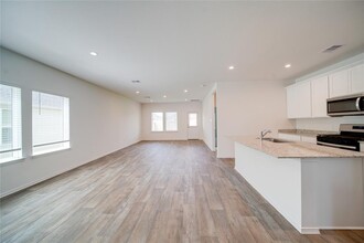 30838 Brightwell Bnd in Fulshear, TX - Building Photo - Building Photo