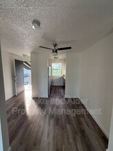 3851 NE 152nd Ave in Portland, OR - Building Photo - Building Photo