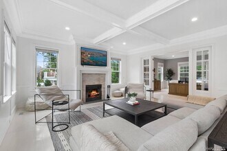 2 Sophia Ct in Westhampton, NY - Building Photo - Building Photo