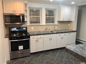 1 Allen St in Lynbrook, NY - Building Photo - Building Photo