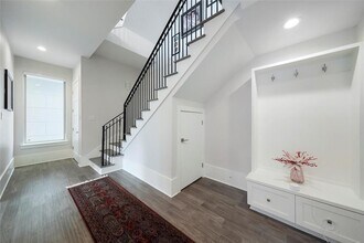 1810 Branard St in Houston, TX - Building Photo - Building Photo