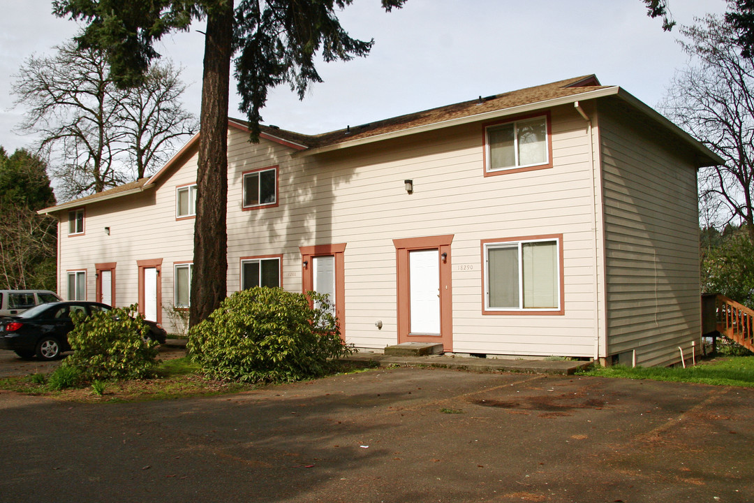 18284 SE Addie St in Milwaukie, OR - Foto de edificio