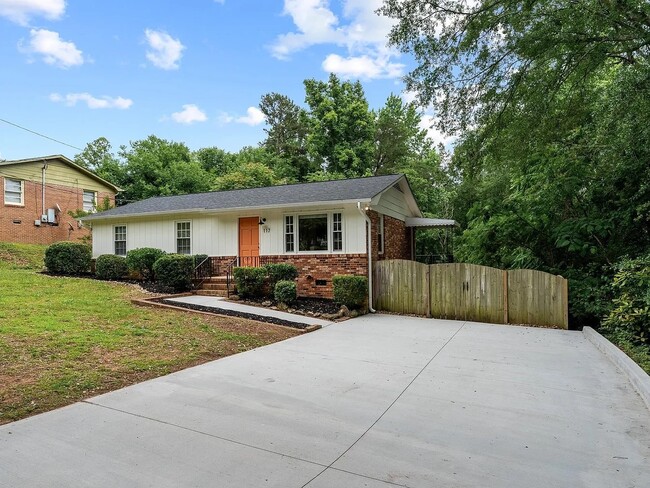 117 Lockman Dr