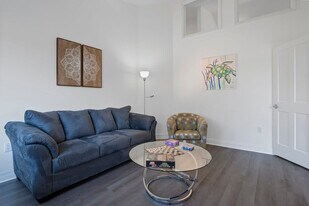 13 Cleveland Ct, Unit SI ID1261600P in Palm Coast, FL - Building Photo