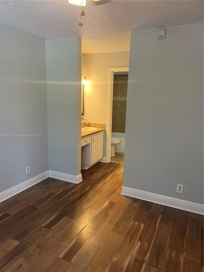 10725 Cleary Blvd in Plantation, FL - Building Photo - Building Photo