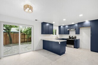 1717 Oleander Pl in Davis, CA - Building Photo - Building Photo