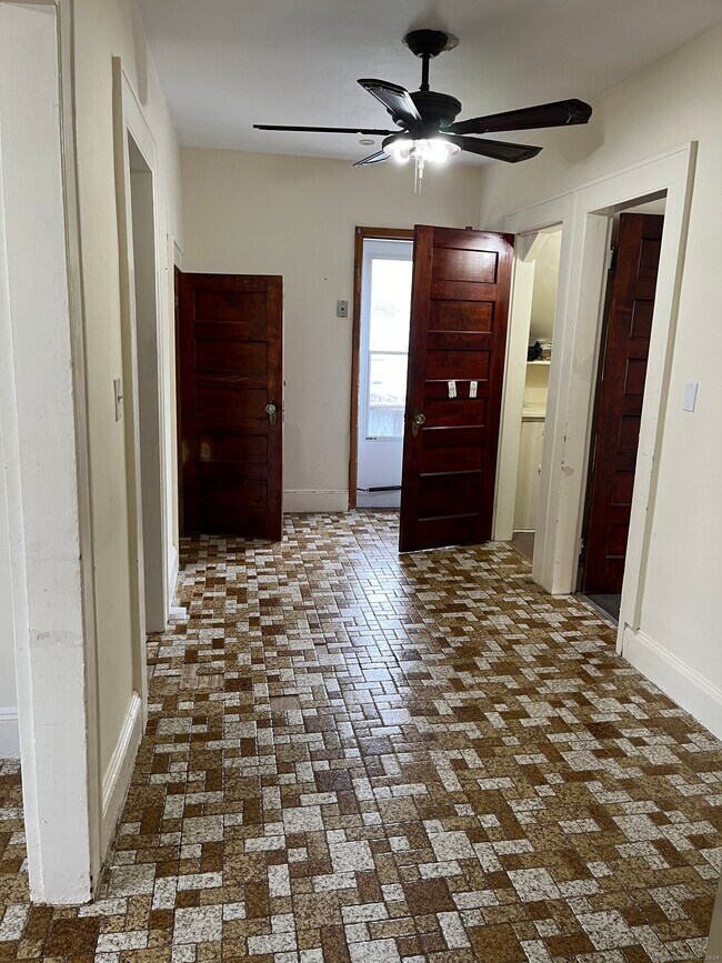 277 Johnson Ave-Unit -2nd Floor in Stratford, CT - Building Photo - Building Photo