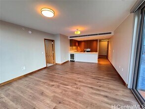 1555 Kapiolani Blvd in Honolulu, HI - Foto de edificio - Building Photo