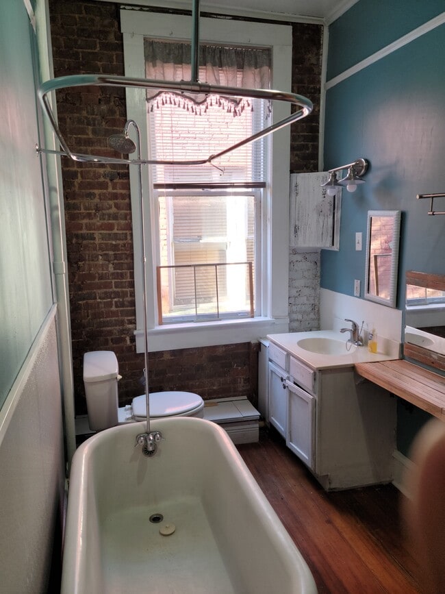 155 W Pine St, Unit Apartment 4