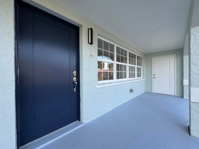 16 Seabreeze Dr in Ormond Beach, FL - Building Photo - Building Photo