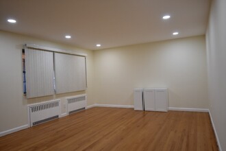 356 Slocum Way in Fort Lee, NJ - Building Photo - Building Photo