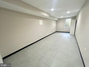 439 Wiota St in Philadelphia, PA - Building Photo - Building Photo