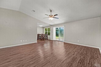 5499 Chantilly Cir in Milton, FL - Building Photo - Building Photo