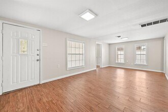 1706 Riverview St in Austin, TX - Building Photo - Building Photo