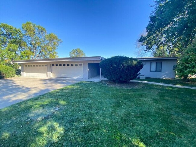 property at 12 Green Mountain Dr