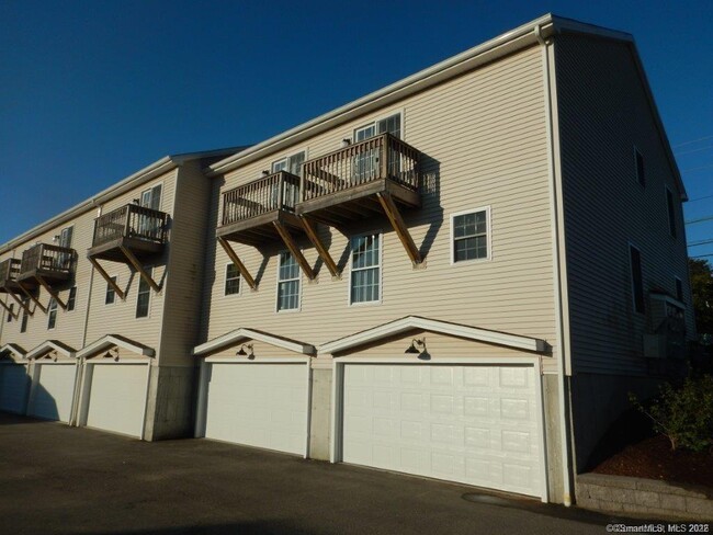 1 Hamilton St in New London, CT - Building Photo - Building Photo