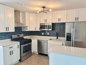 1895 Allendale Dr in Clearwater, FL - Building Photo - Building Photo