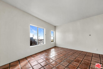 109 Chautauqua Blvd in Santa Monica, CA - Building Photo - Building Photo