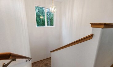 1631 W Vaunda Ave in Wasilla, AK - Building Photo - Building Photo