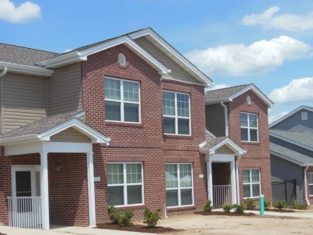 Loretta Hall Townhomes in St. Louis, MO - Building Photo